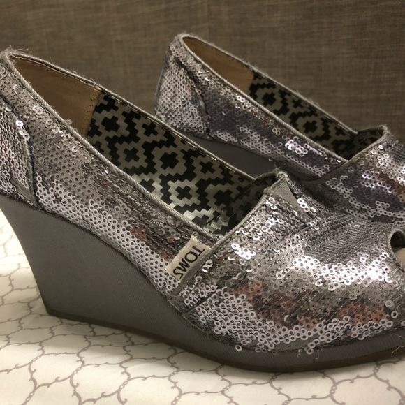 TOMS Peep-toe Sequins Wedges - Picture 2 of 7